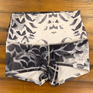 Size 2 Lulu spandex booty shorts